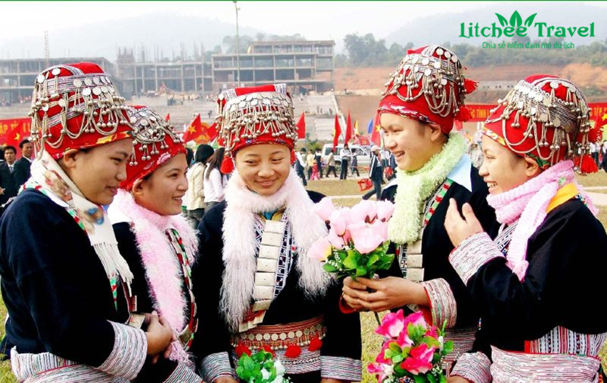 chợ tình khâu vai litchee travel